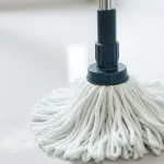 Czym umyć podłogę po gładzi? Skuteczne metody i porady